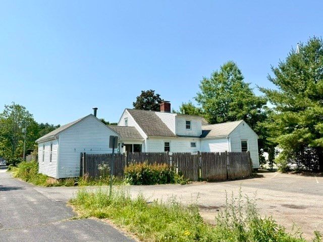 204 Main St, Hanson, MA 02341