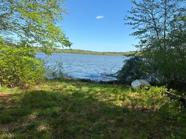 204 Main St, Hanson, MA 02341
