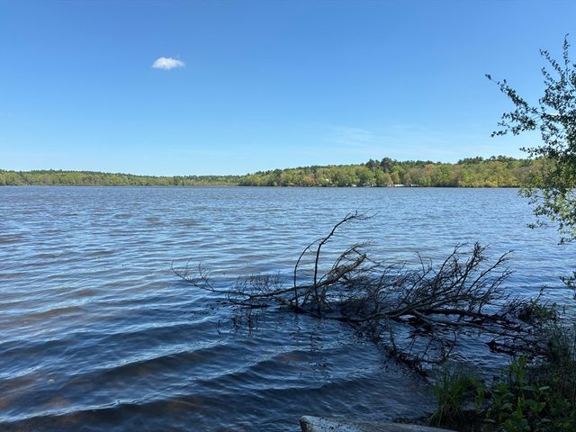 204 Main St, Hanson, MA 02341