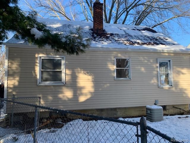 3299 W Ridgeway Avenue, Flint, MI 48504