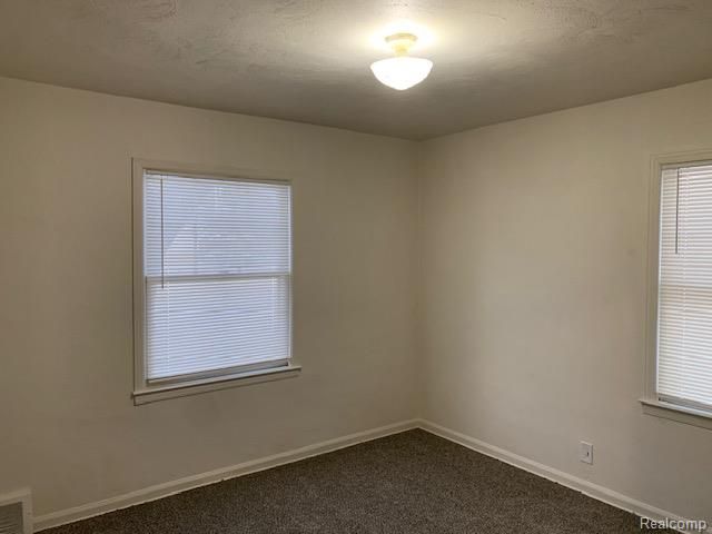 3299 W Ridgeway Avenue, Flint, MI 48504