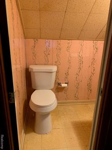 3299 W Ridgeway Avenue, Flint, MI 48504