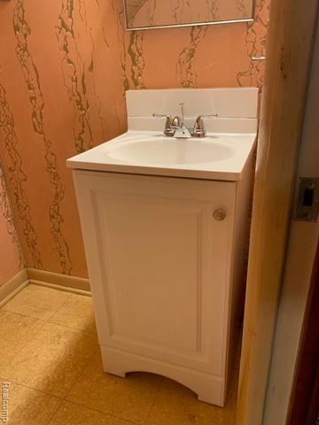 3299 W Ridgeway Avenue, Flint, MI 48504