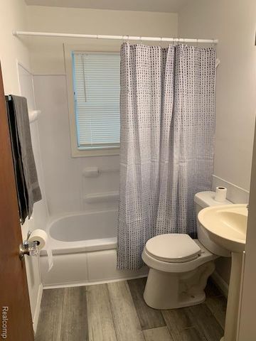 3299 W Ridgeway Avenue, Flint, MI 48504