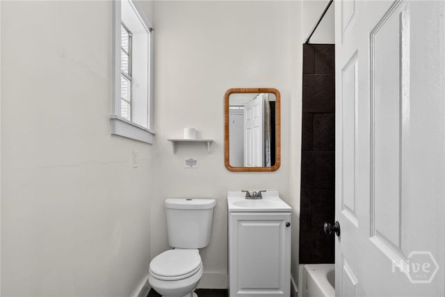 22 E 37th Street, Savannah, GA 31401