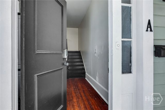 22 E 37th Street, Savannah, GA 31401