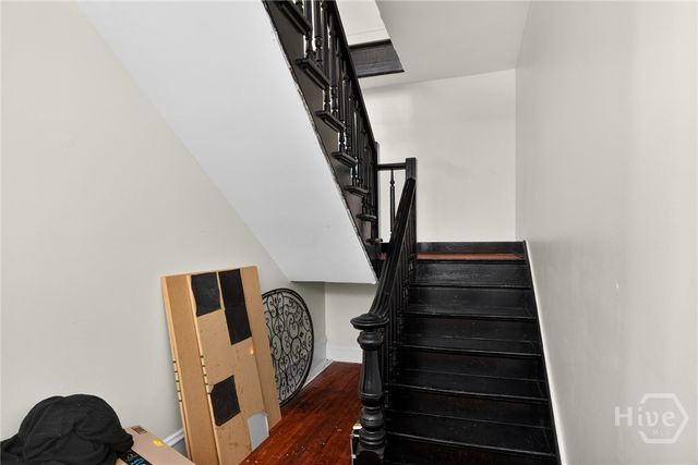 22 E 37th Street, Savannah, GA 31401