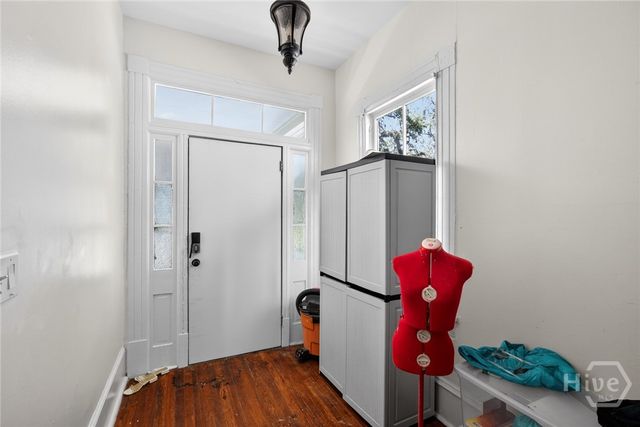 22 E 37th Street, Savannah, GA 31401