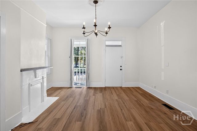 22 E 37th Street, Savannah, GA 31401