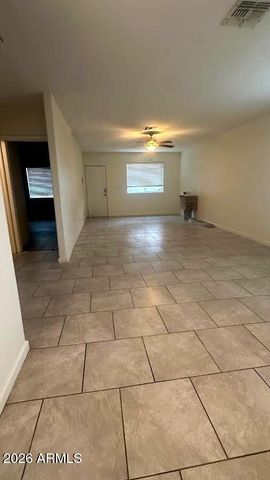 2828 E CHIPMAN Road, Phoenix, AZ 85040
