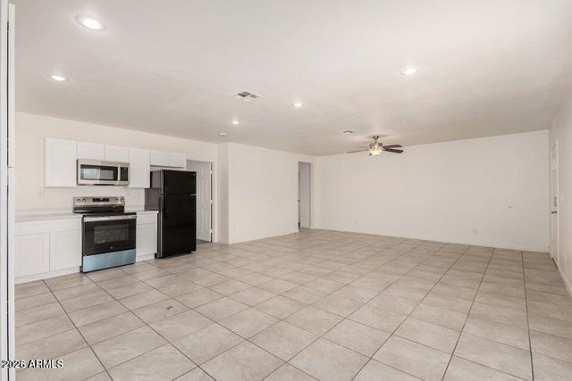 2828 E CHIPMAN Road, Phoenix, AZ 85040