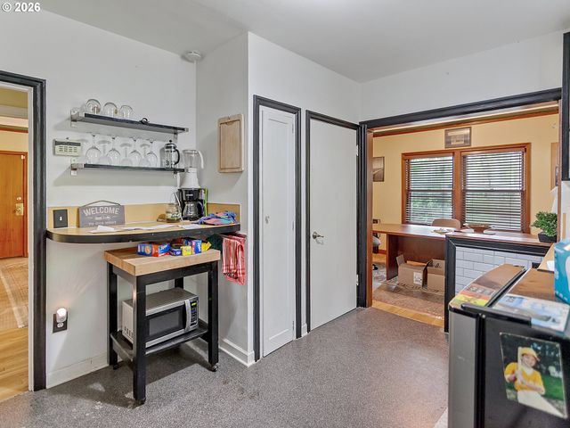 5135 Nw SAINT HELENS Rd, Portland, OR 97210