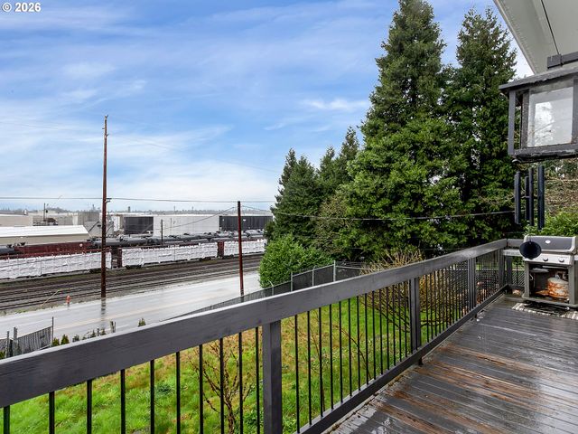 5135 Nw SAINT HELENS Rd, Portland, OR 97210