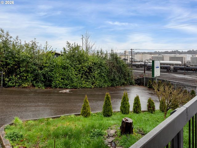 5135 Nw SAINT HELENS Rd, Portland, OR 97210