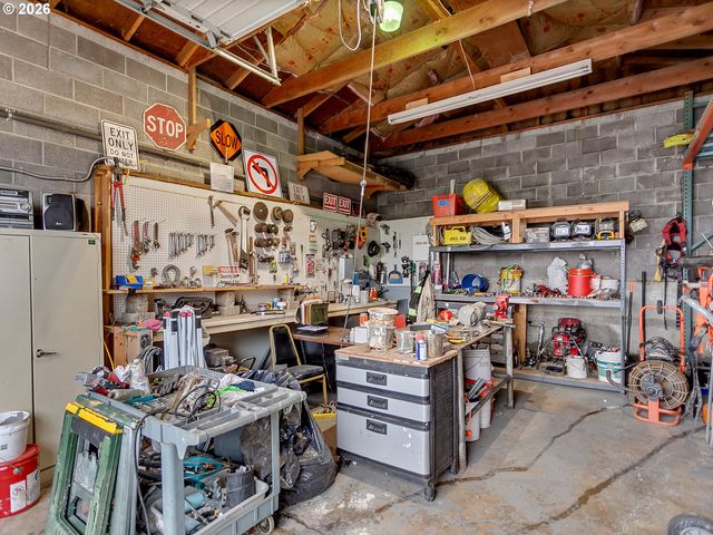 5135 Nw SAINT HELENS Rd, Portland, OR 97210