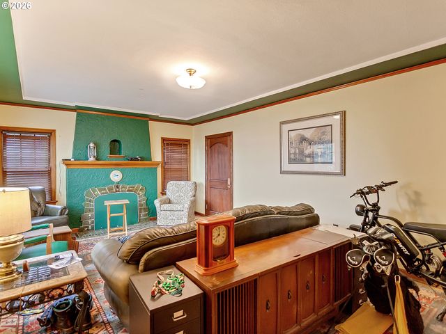 5135 Nw SAINT HELENS Rd, Portland, OR 97210