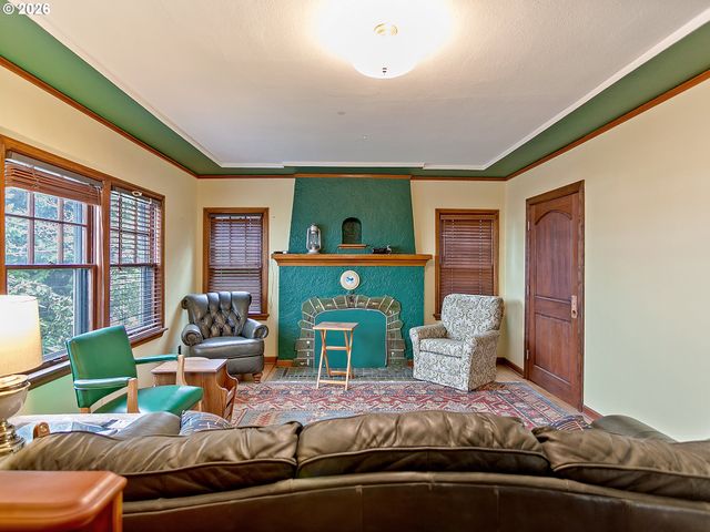 5135 Nw SAINT HELENS Rd, Portland, OR 97210