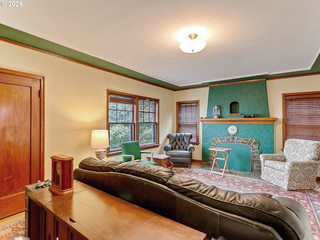 5135 Nw SAINT HELENS Rd, Portland, OR 97210