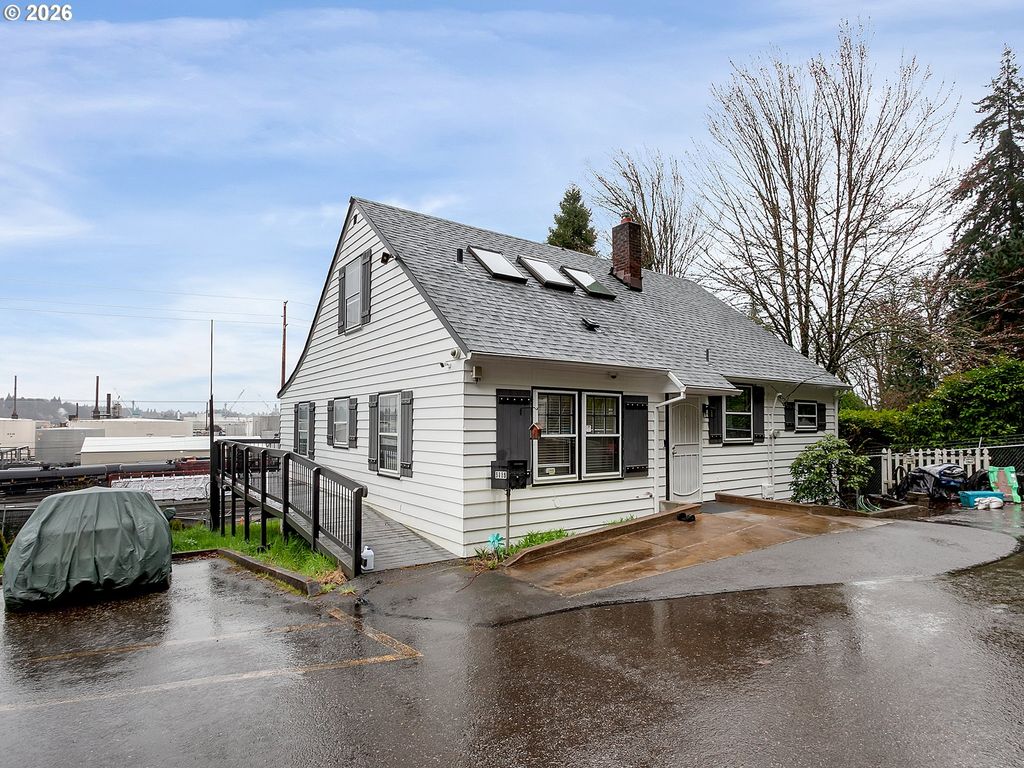 5135 Nw SAINT HELENS Rd, Portland, OR 97210