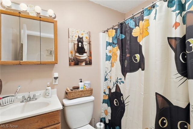 24264 Fairlawn Drive, North Olmsted, OH 44070