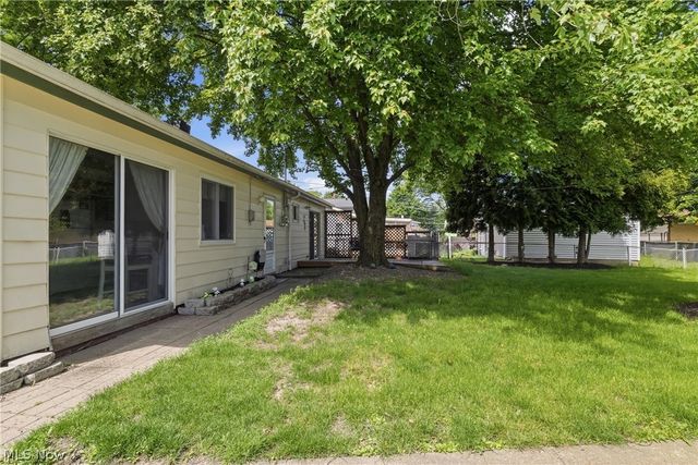 24264 Fairlawn Drive, North Olmsted, OH 44070