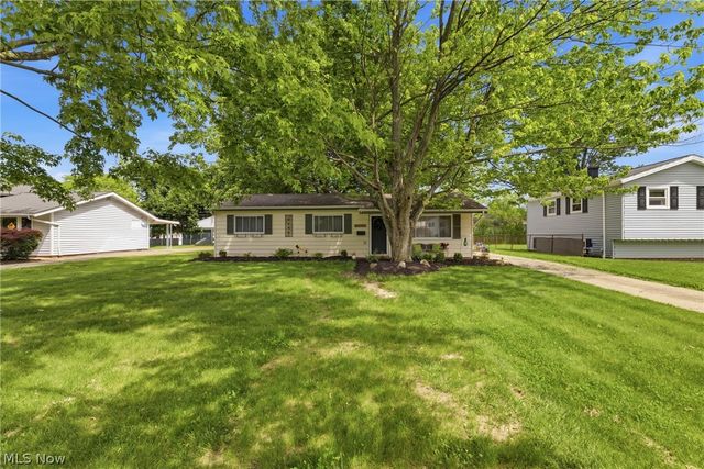 24264 Fairlawn Drive, North Olmsted, OH 44070