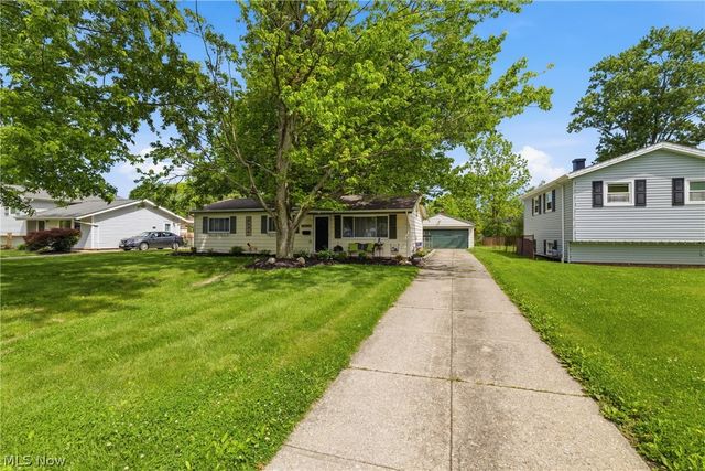24264 Fairlawn Drive, North Olmsted, OH 44070