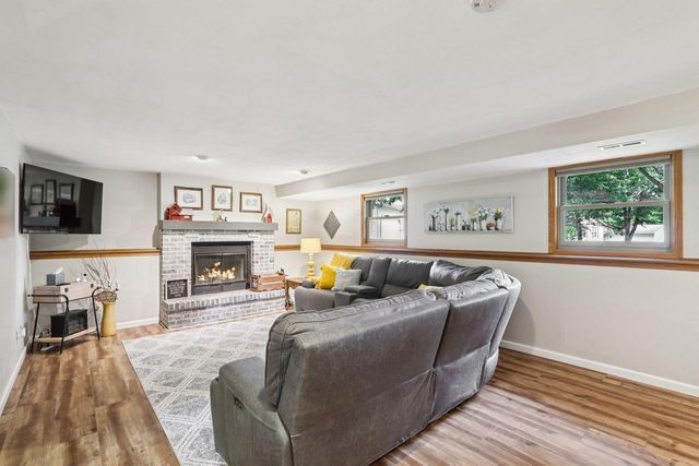 13 Laredo Court, Madison, WI 53719