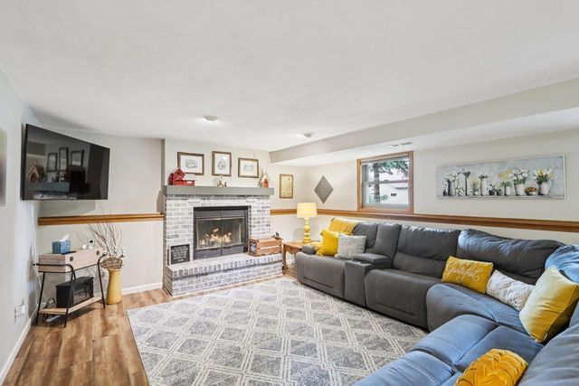 13 Laredo Court, Madison, WI 53719