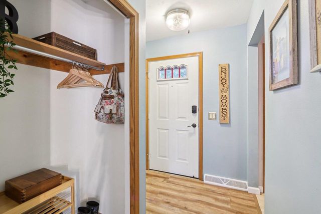 13 Laredo Court, Madison, WI 53719