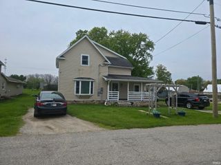 104 Vandalia Street, La Paz, IN 46537