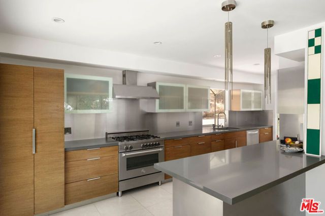 9659 Cedarbrook Drive, Los Angeles, CA 90210