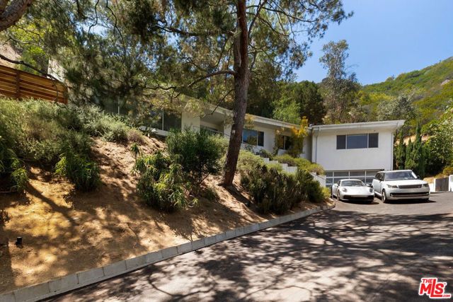 9659 Cedarbrook Drive, Los Angeles, CA 90210