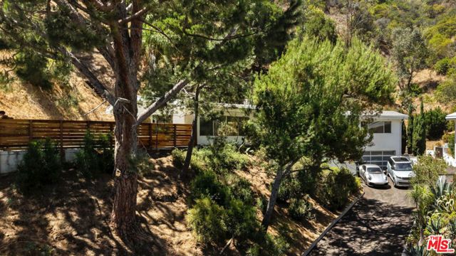 9659 Cedarbrook Drive, Los Angeles, CA 90210