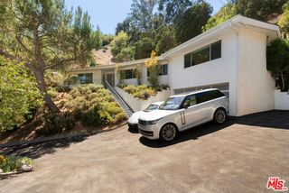 9659 Cedarbrook Drive, Los Angeles, CA 90210