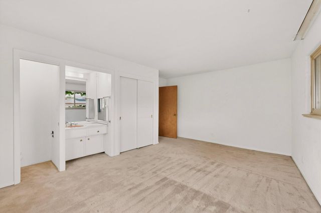 3712 Mackland Avenue NE, Albuquerque, NM 87110