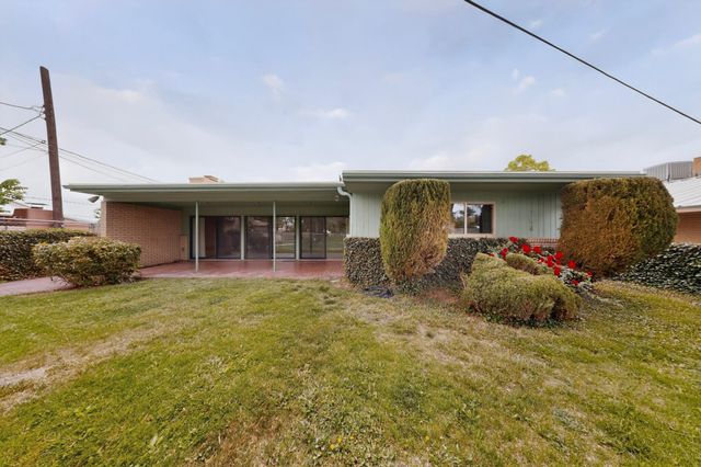 3712 Mackland Avenue NE, Albuquerque, NM 87110
