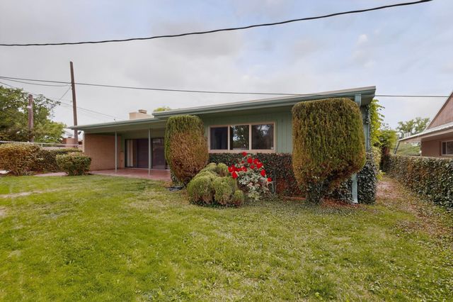 3712 Mackland Avenue NE, Albuquerque, NM 87110