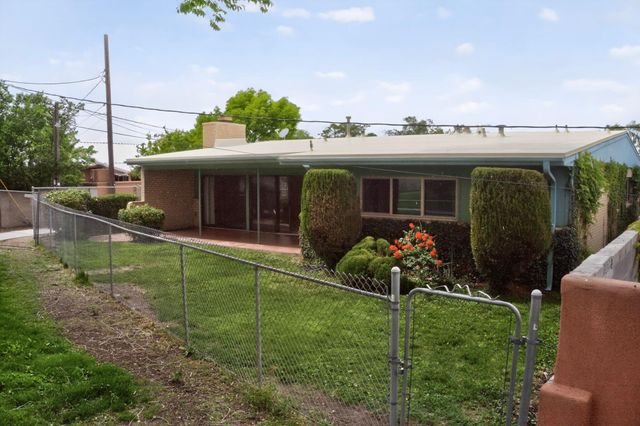 3712 Mackland Avenue NE, Albuquerque, NM 87110