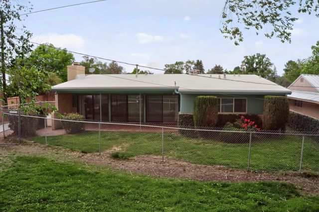 3712 Mackland Avenue NE, Albuquerque, NM 87110