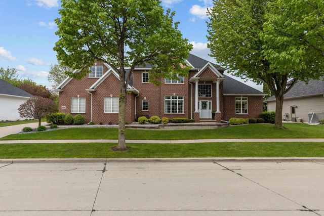 4916 N SILENTWIND WAY, Appleton, WI 54913
