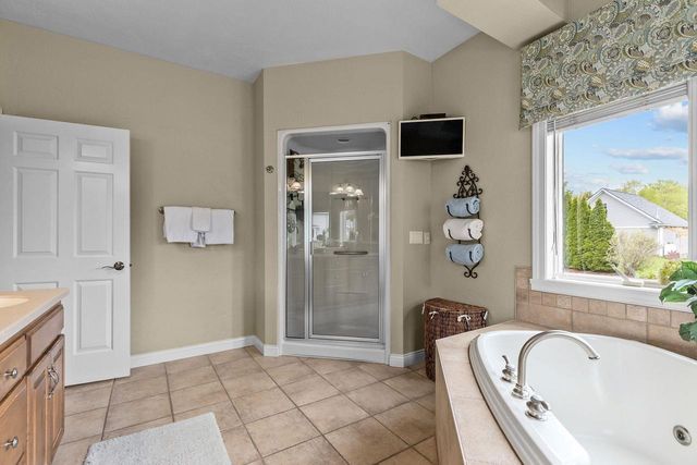 4916 N SILENTWIND WAY, Appleton, WI 54913