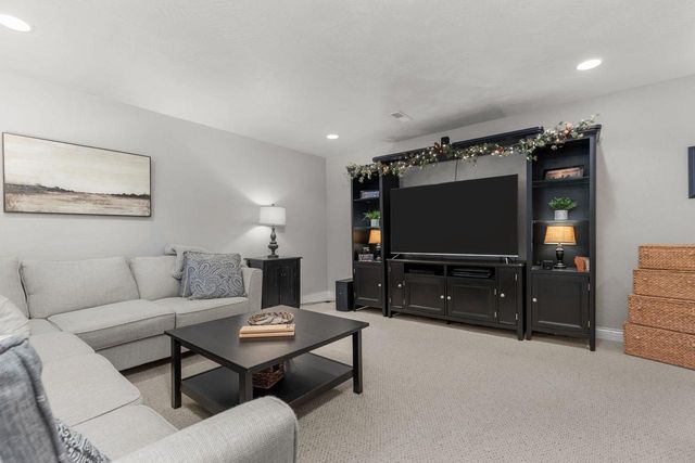 4916 N SILENTWIND WAY, Appleton, WI 54913