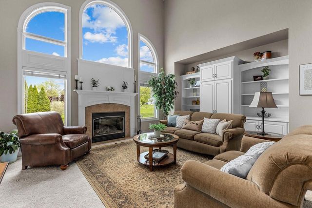 4916 N SILENTWIND WAY, Appleton, WI 54913