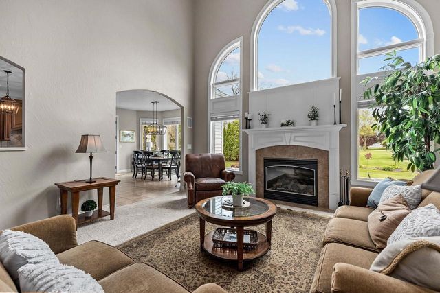 4916 N SILENTWIND WAY, Appleton, WI 54913