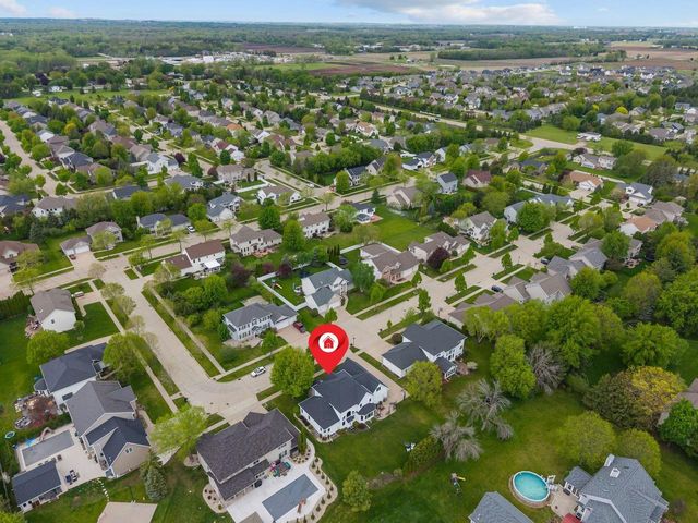 4916 N SILENTWIND WAY, Appleton, WI 54913