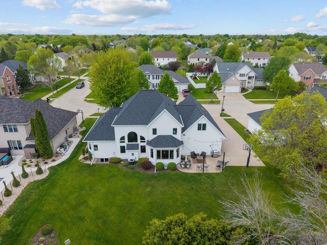 4916 N SILENTWIND WAY, Appleton, WI 54913