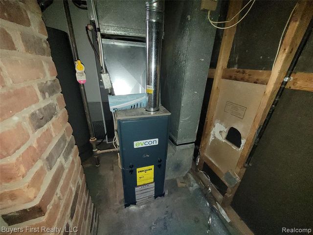 1983 Moran Avenue, Lincoln Park, MI 48146