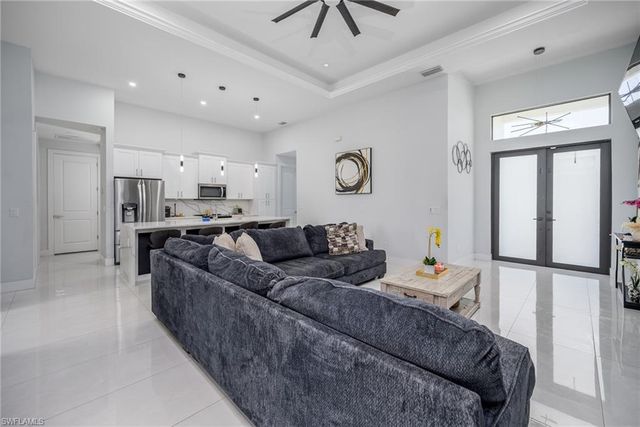 920 SE 15th TER, Cape Coral, FL 33990