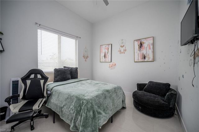 920 SE 15th TER, Cape Coral, FL 33990
